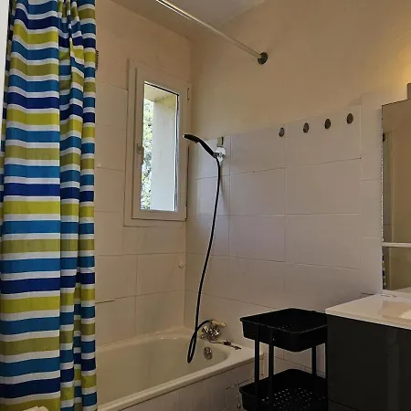 Vue - - Parking - Wifi Apartment Saint-Raphael (Var)